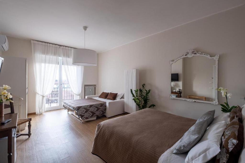 Cute And Cozy Apartment Train Station ベルガモ エクステリア 写真